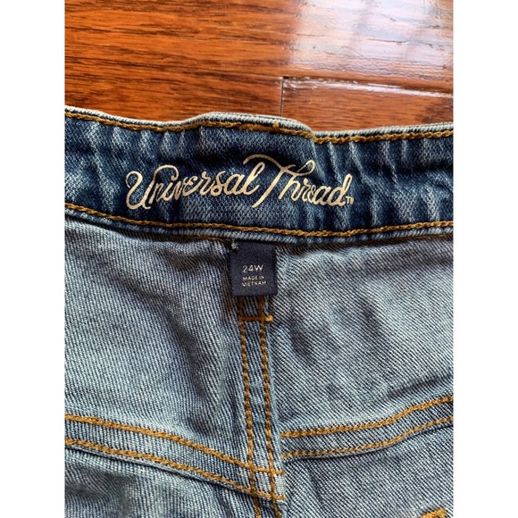 Universal Thread Women's Short Jeans Size 24W - Picture 3 of 3